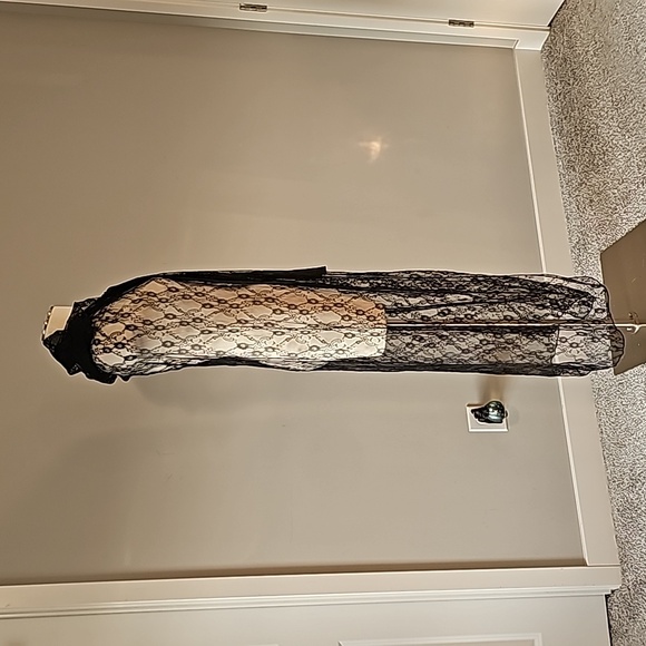 Planet Spirit Black Lace Hooded Cape NWOT Halloween Witch Day of the Dead 56" - Picture 10 of 14